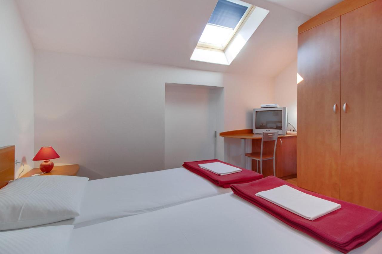 Apartments Rosa Мали-Лошинь Экстерьер фото
