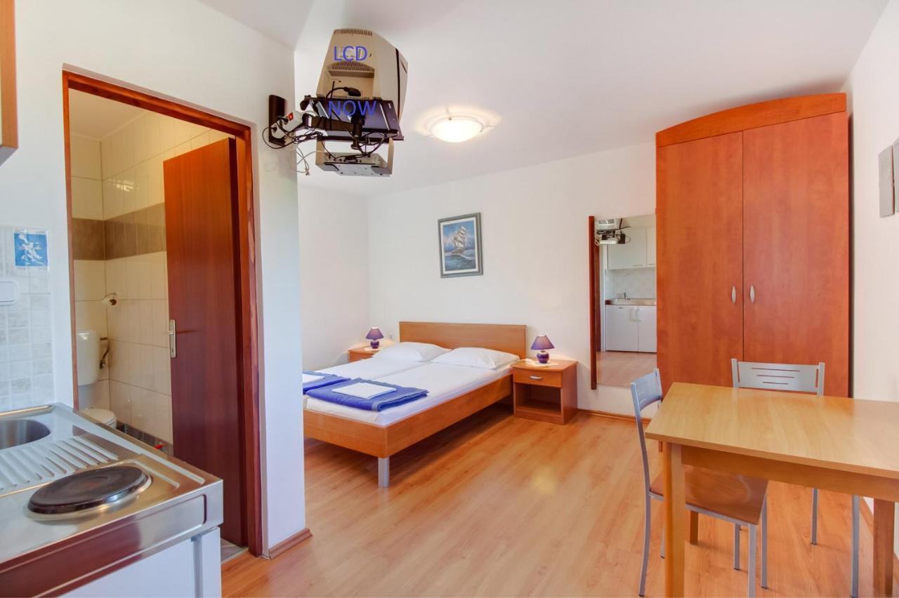 Apartments Rosa Мали-Лошинь Экстерьер фото