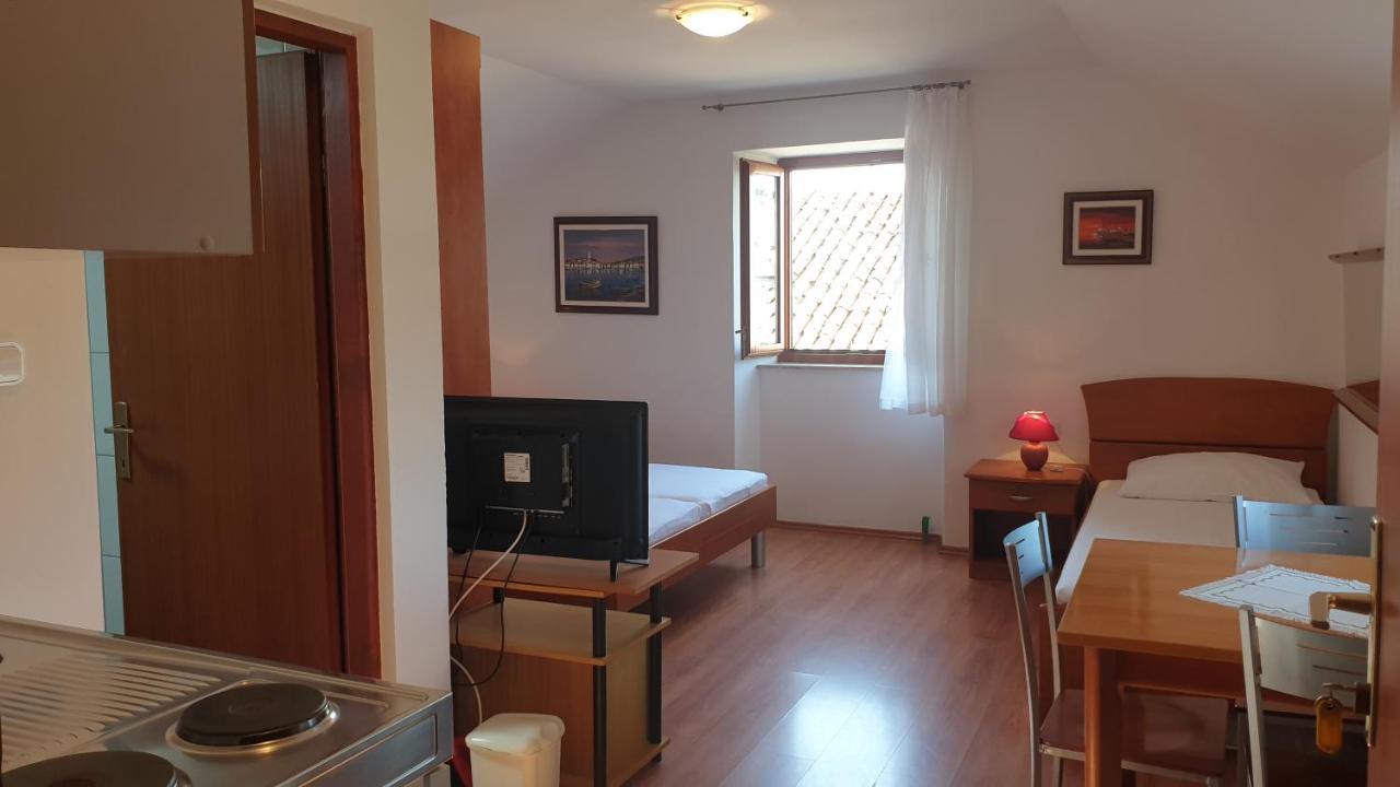 Apartments Rosa Мали-Лошинь Экстерьер фото